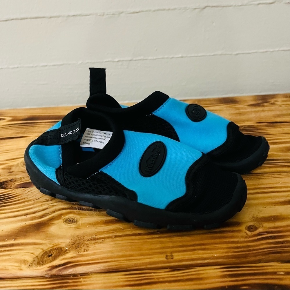 Kushies Blue Slip-On Water Shoes Unisex SZ 7-8 Baby